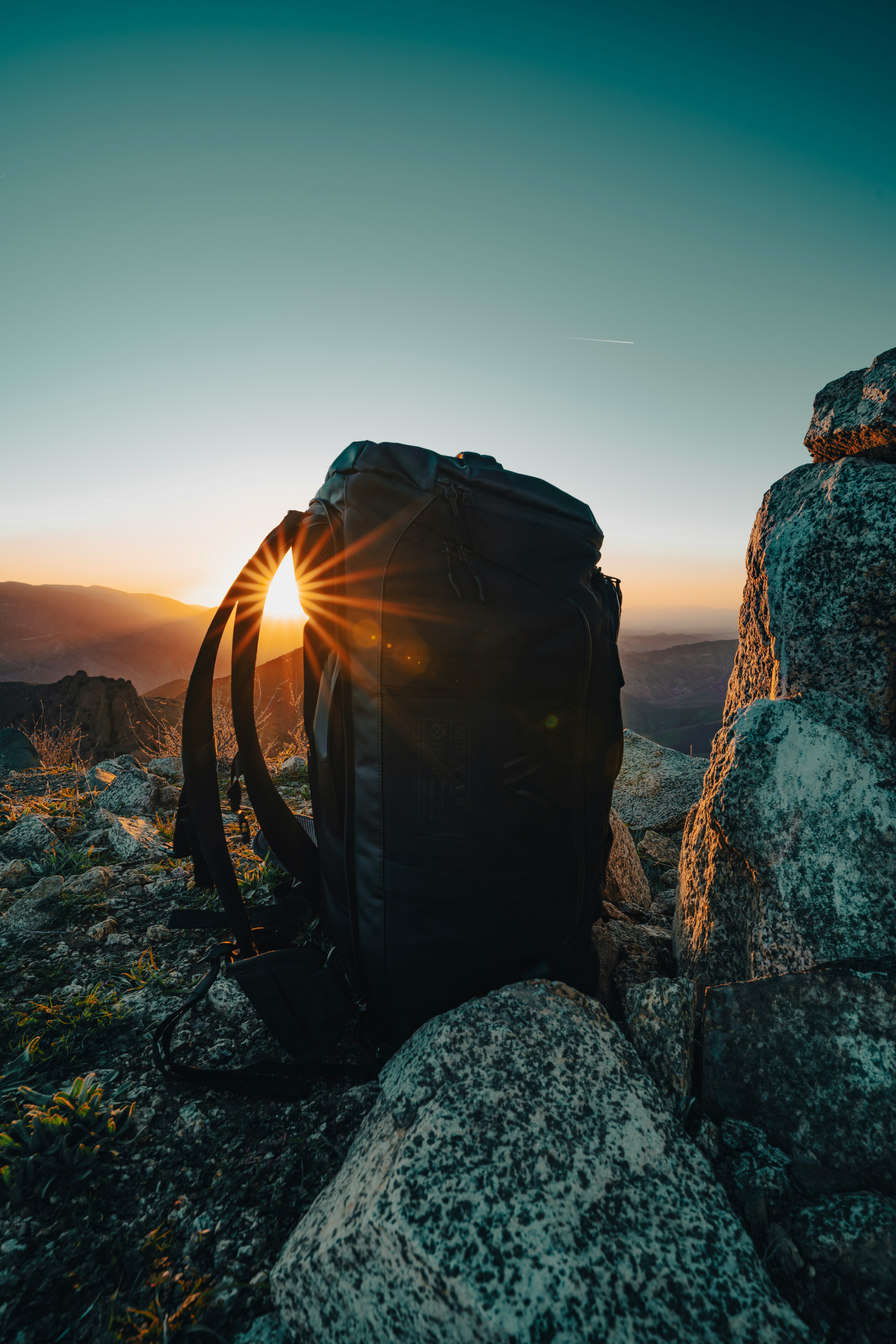 Tagesrucksack im warmen Licht als Geschenkidee für Naturliebhaber